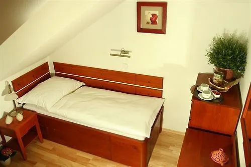 Hotel Dar Prague 3*,
